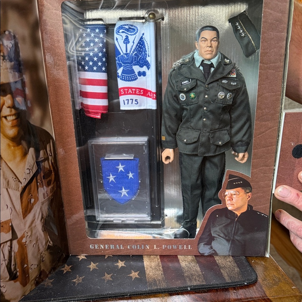 Green Military Action Figure with Accessory Pack